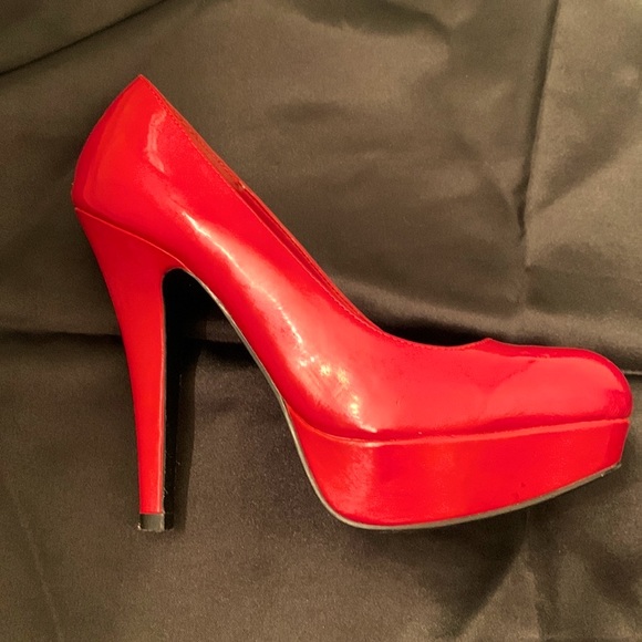 2/$20 - Guess Red High Heels - Picture 2 of 7